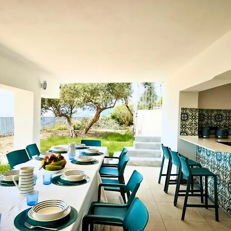 Dequinz Luxury With Infinity Pool & Sea View Villa *