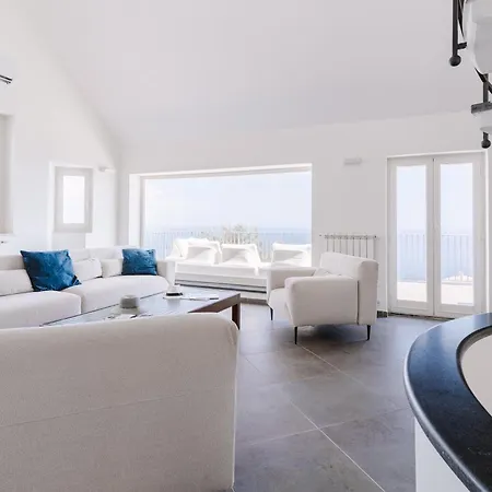 Dequinz Luxury With Infinity Pool & Sea View