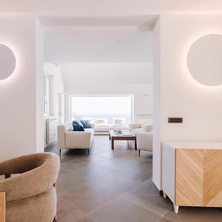 Dequinz Luxury With Infinity Pool & Sea View *