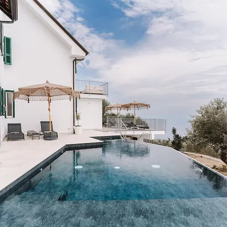 Dequinz Luxury With Infinity Pool & Sea View Massa Lubrense
